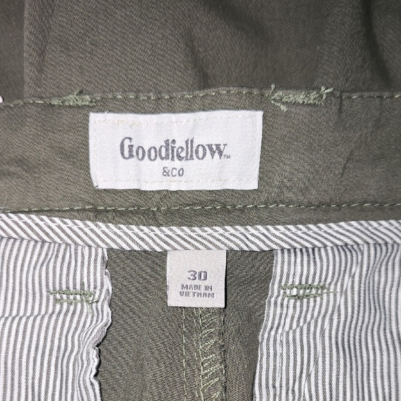 Flat Front Shorts | Goodfellow & Co. | 30 - Picture 7 of 10